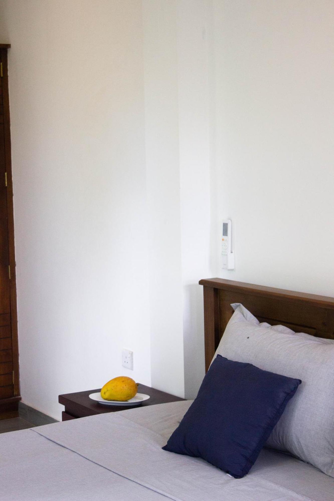 Uralsurf House Hotel Уелигама Екстериор снимка