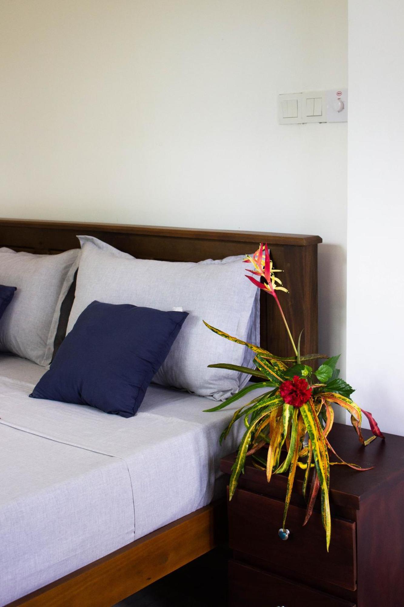 Uralsurf House Hotel Уелигама Екстериор снимка