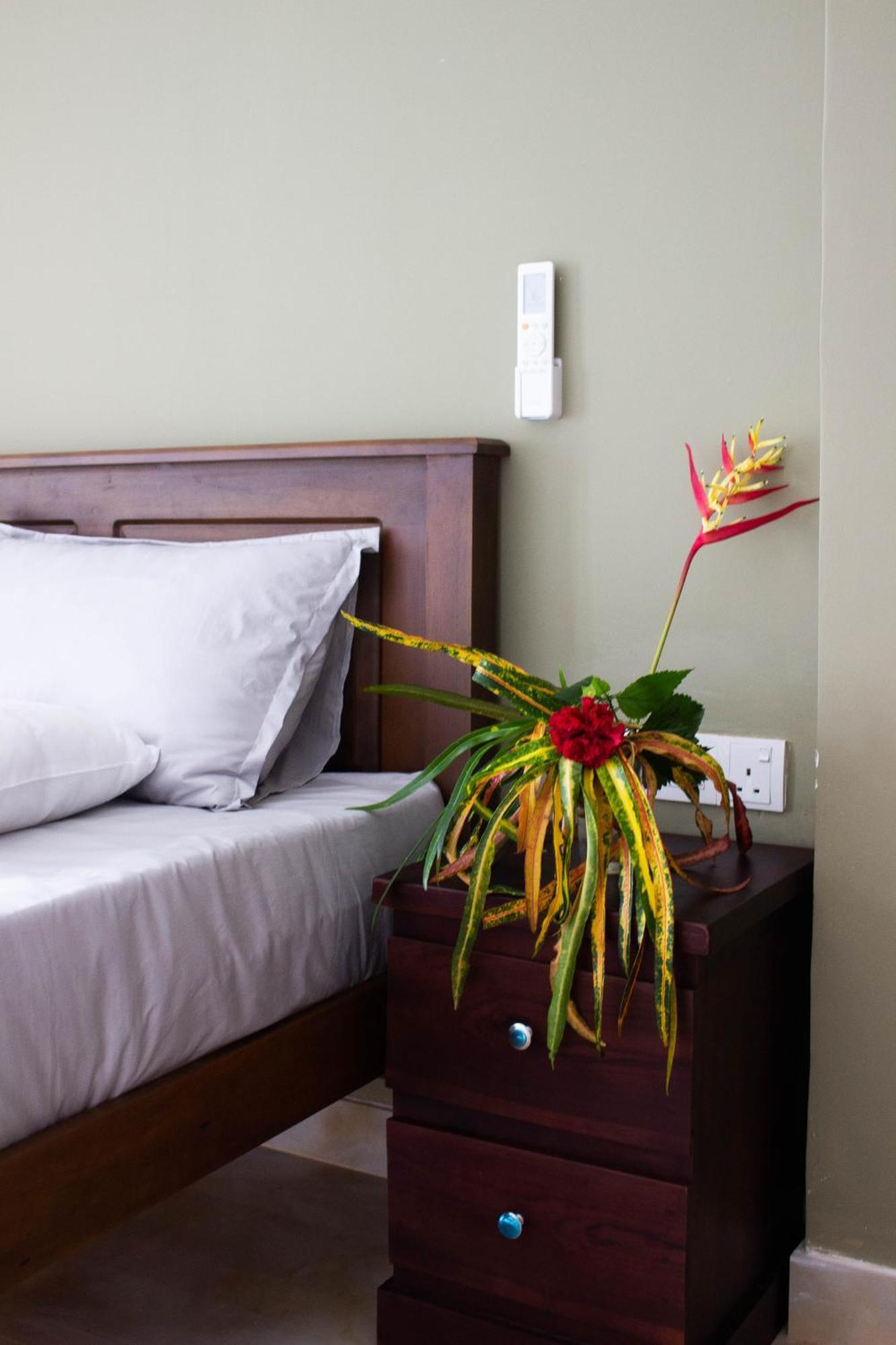 Uralsurf House Hotel Уелигама Екстериор снимка