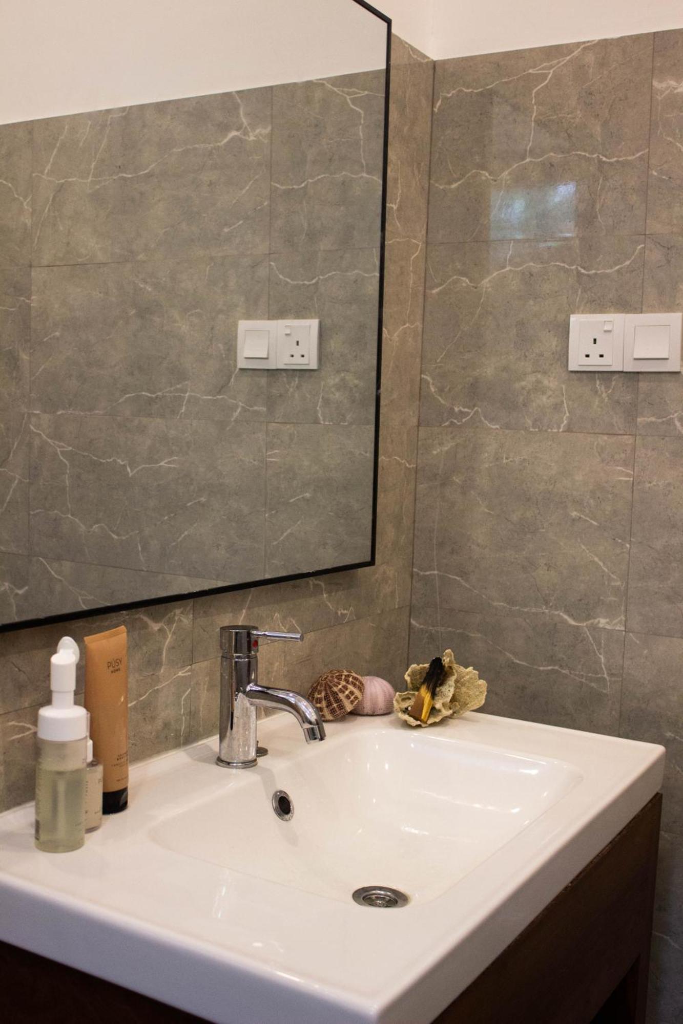 Uralsurf House Hotel Уелигама Екстериор снимка