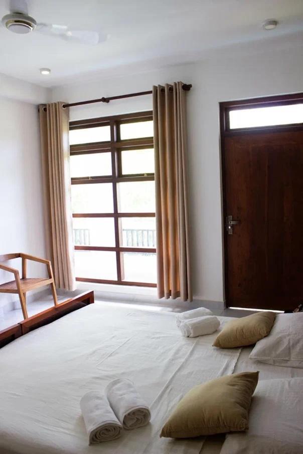 Uralsurf House Hotel Уелигама Екстериор снимка