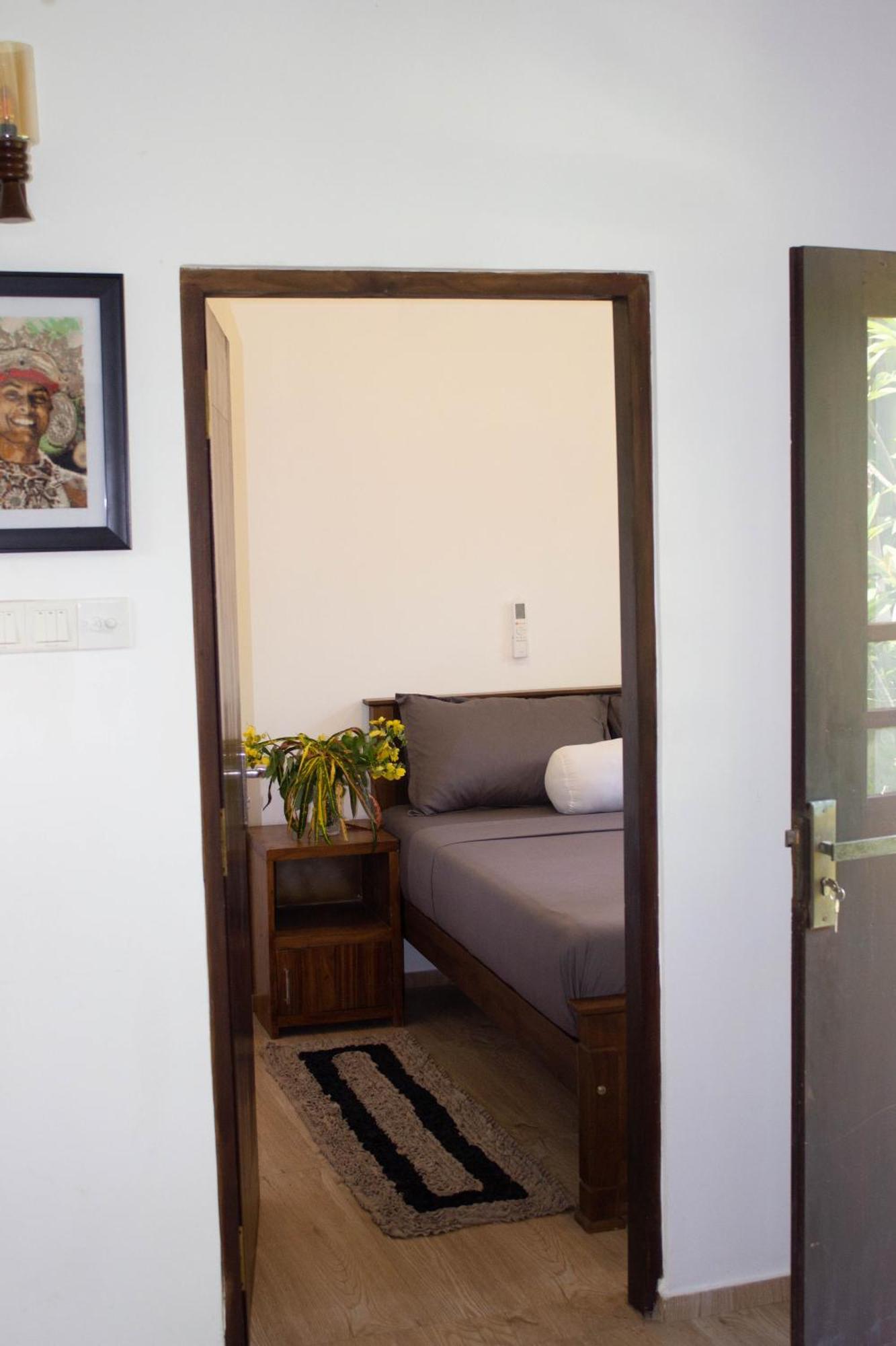Uralsurf House Hotel Уелигама Екстериор снимка